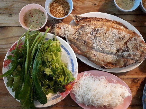 ราชาเมี่ยงปลาเผา เจ๊กุ้ง