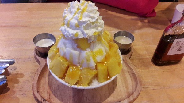 Say Hi Dessert cafe