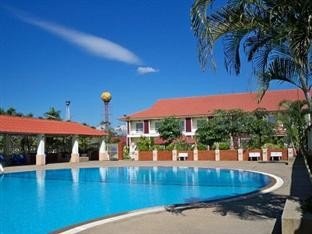 โฮมแลนด์ รีสอร์ท (Homeland Resort)