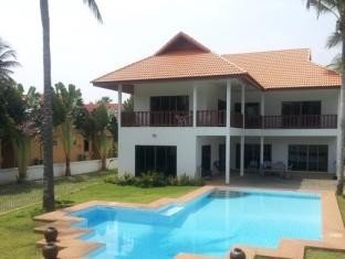 ดอลฟิน เบย์บีช วิลล่า (Dolphin Bay Beach Villa)