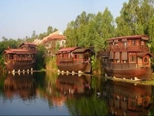 หม่อมไฉไล ริเวอร์ รีทรีท (Mom Chailai River Retreat Hotel)