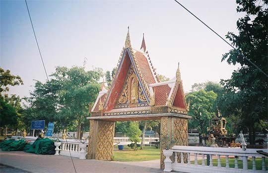 วัดพระนอนจักรสีห์วรวิหาร