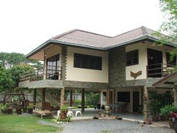 กรีนฮิลล์ แอนด์ เฮาส์ (Greenhill & House)