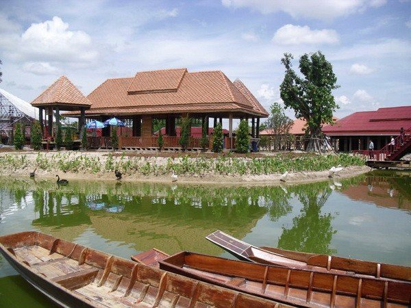 ตลาดน้ำหัวหินสามพันนาม