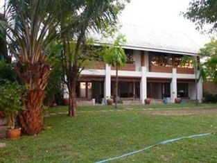 โรงแรมบ้านท้ายวัง