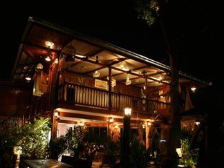 บ้านเรือไทย อัมพวา โฮมสเตย์