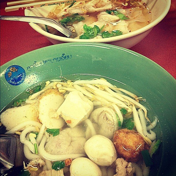 ร้านก๋วยเตี๋ยวลูกชิ้นปลานายเงี๊ยบ