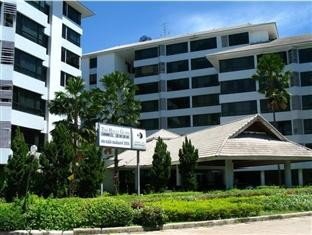 เดอะ รอยัล เจมส์ กอล์ฟ รีสอร์ท (The Royal Gems Golf Resort)