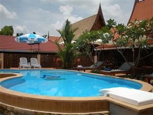 เรือนริมน้ำ รีสอร์ท