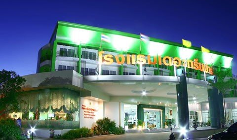 โรงแรมเดอะกรีนปาร์คแกรนด์