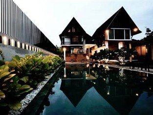 โรงแรมยูเดีย ออน เดอะ ริเวอร์ (Iudia On the River Hotel)