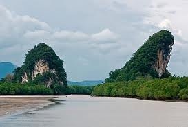 เขาขนาบน้ำ