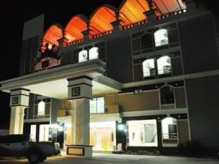 ควีน พาเลซ โฮเต็ล (Queen Palace Hotel)